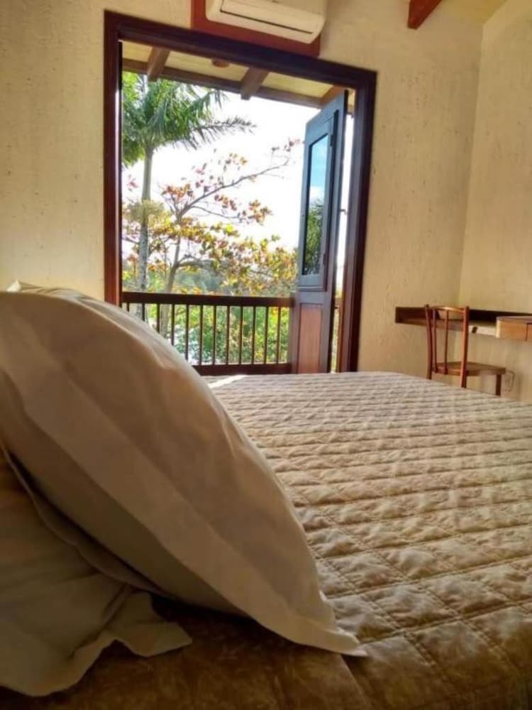 Deluxe Suite, Pool View photo 3