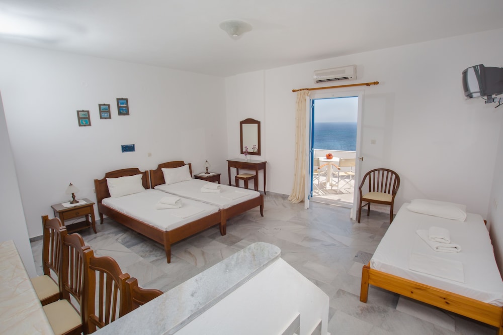 Studio, Sea View