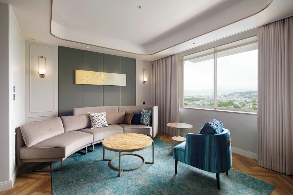 Club Suite, 1 King Bed (View) - Photo 1
