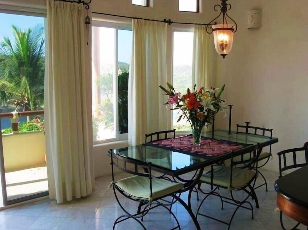 Family Condo, 2 Bedrooms, Kitchen, Ocean View photo 3