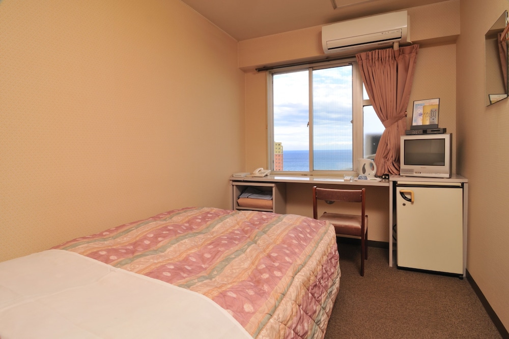 Economy Single Room, Multiple Beds photo 2