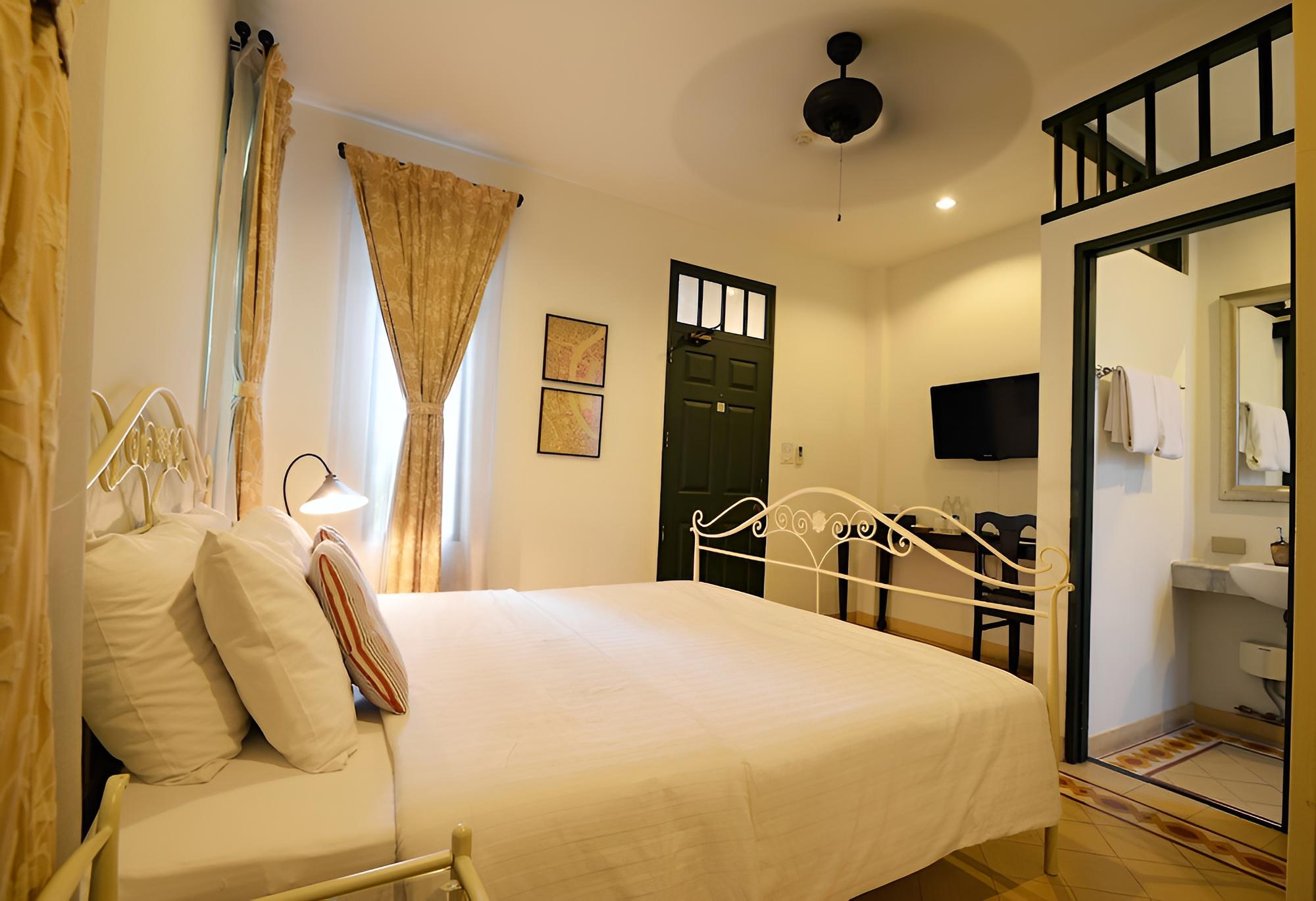 Standard Room, 1 King Bed photo 1