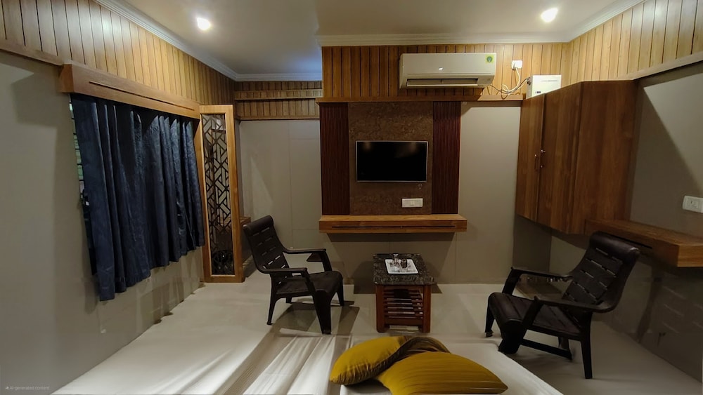 Deluxe Triple Room, City View