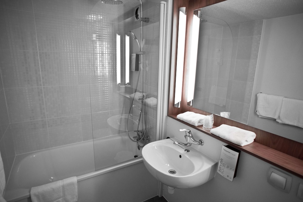 Standard Room, 2 Twin Beds - Photo 8