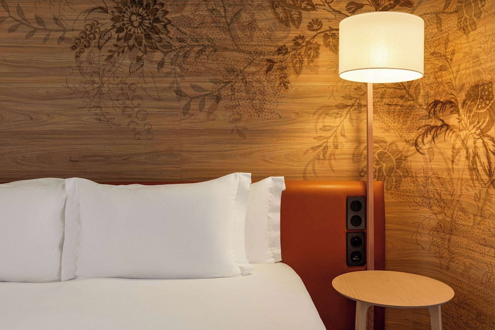Superior Room, 1 Queen Bed - Photo 4