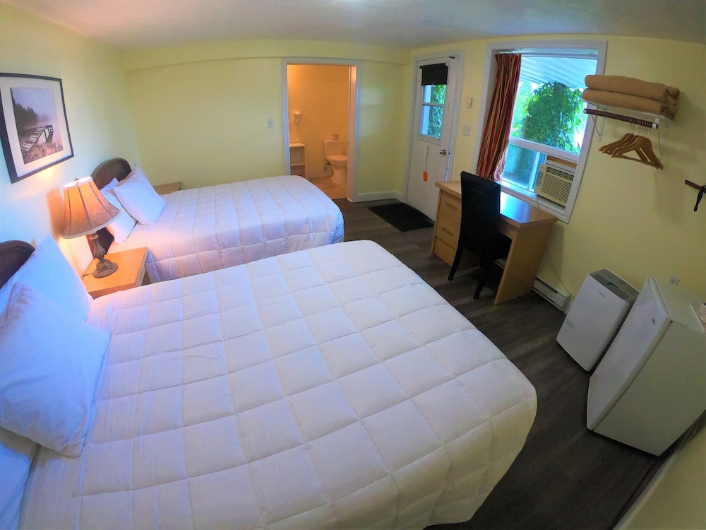Standard Room, 2 Double Beds photo 2