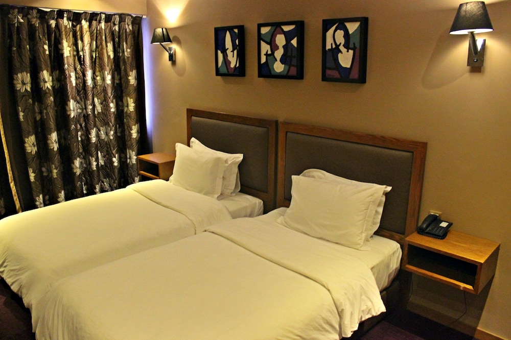 Deluxe Twin Room, 2 Twin Beds, Non Smoking, City View - Photo 2