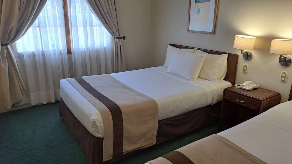 Standard Twin Room - Photo 6