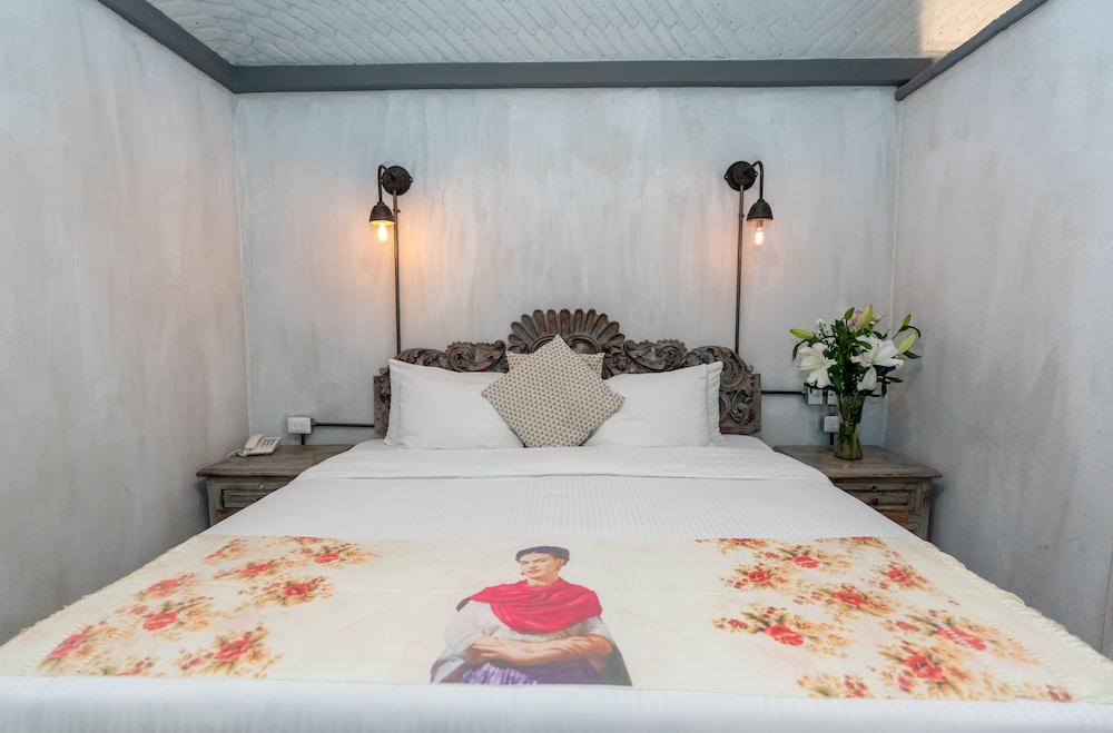 Romantic Studio Suite