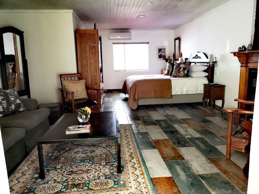 Deluxe Double Room, 1 Queen Bed photo 2