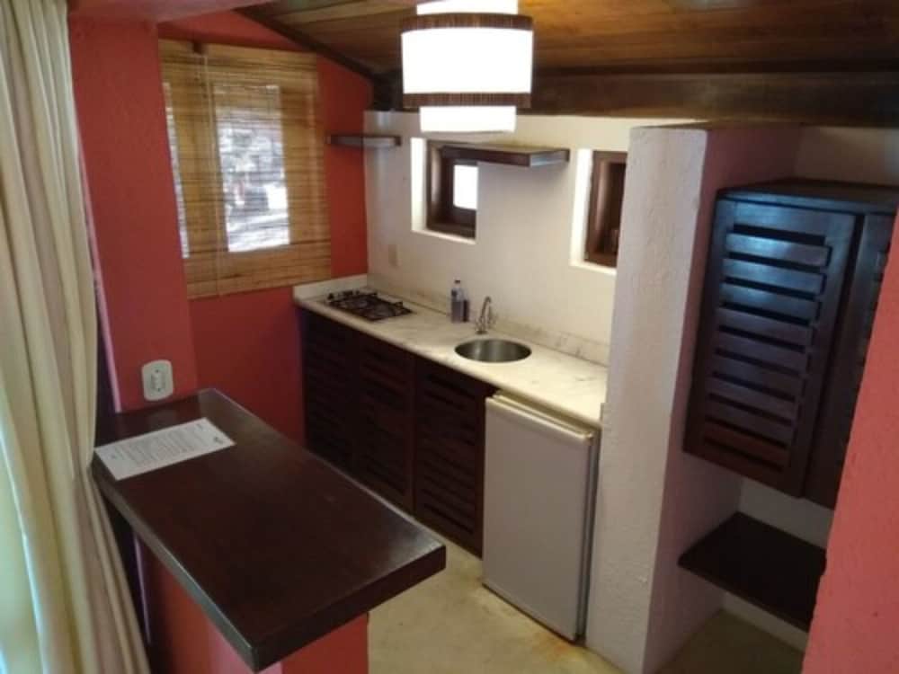 Apartment, 2 Bedrooms, Partial Ocean View thumbnail 6