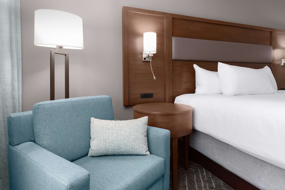 Suite, 1 Bedroom (Hearing)