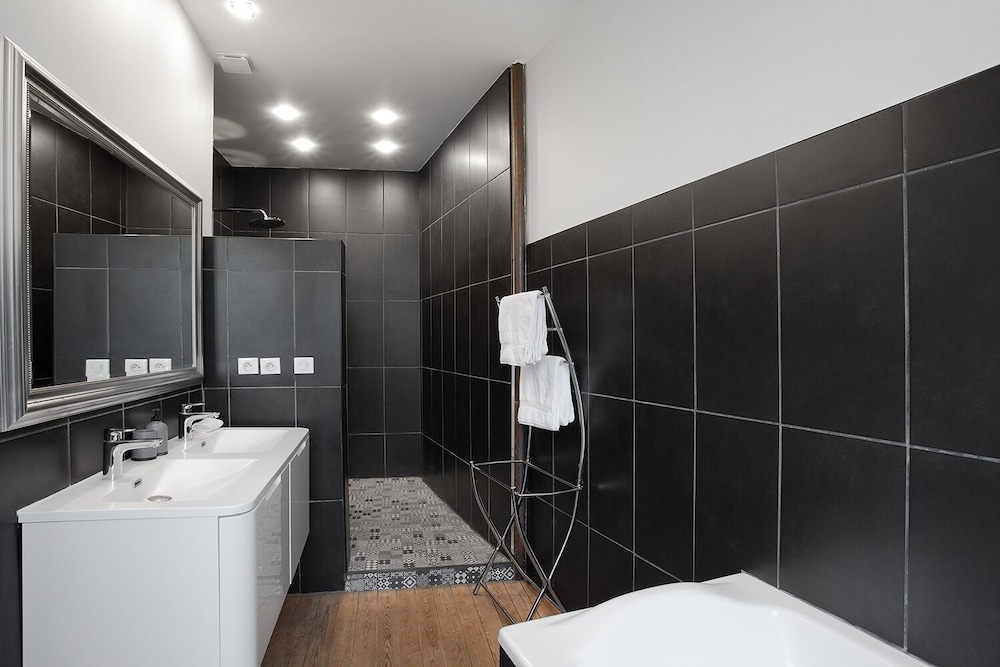 Superior Suite, Ensuite, Garden View photo 2