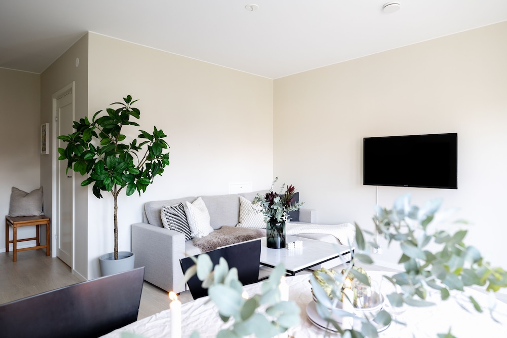 Family Apartment, Partial Ocean View, Courtyard Area (Lgh 1010)