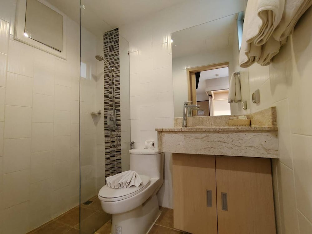 Deluxe Room - Photo 8