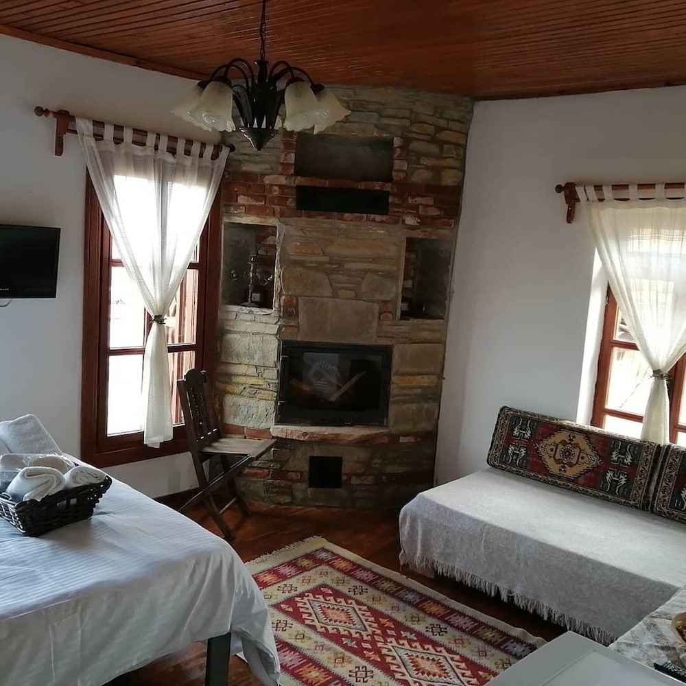 Romantic Room, 1 Bedroom, Non Smoking, Garden View photo 1