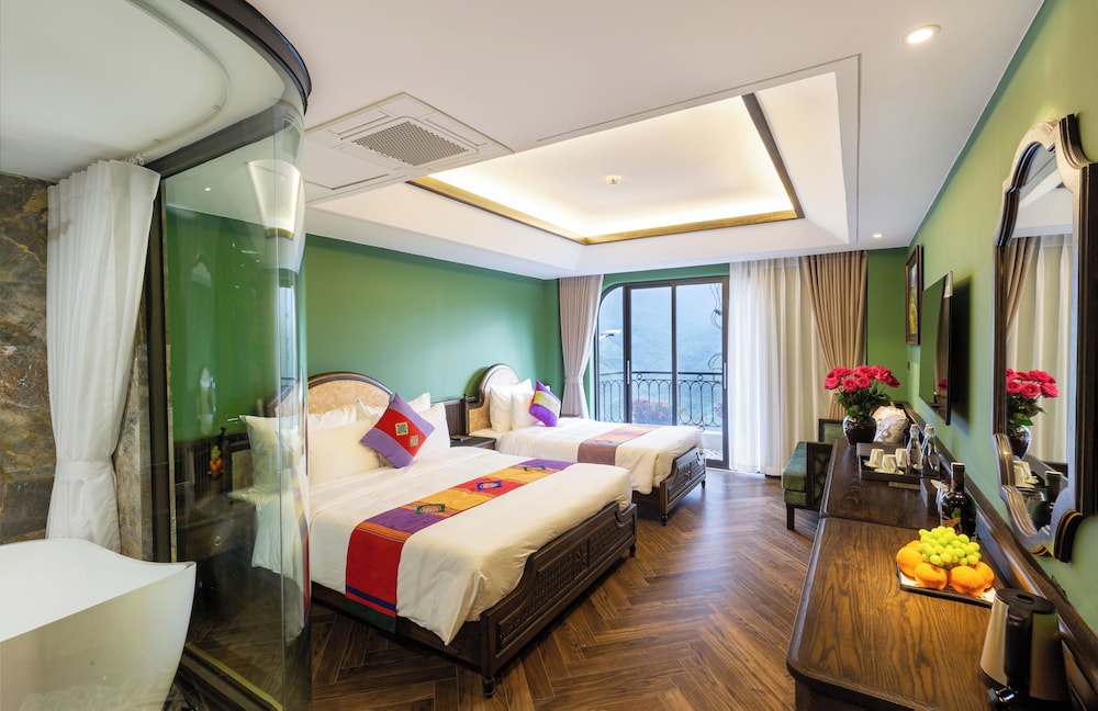Deluxe Triple Room, Mountain View - Photo 1