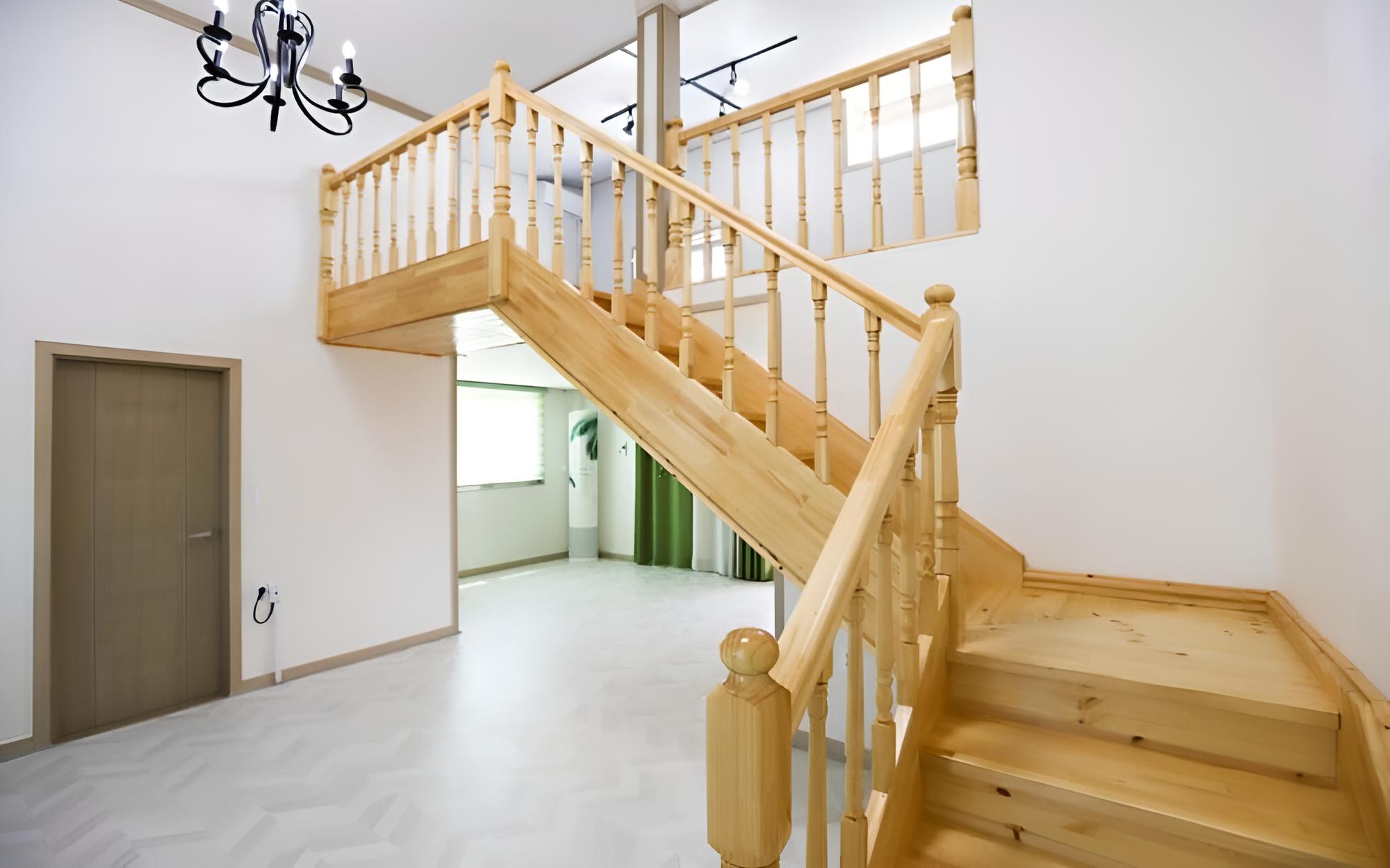 Room (Room 202) - Photo 4