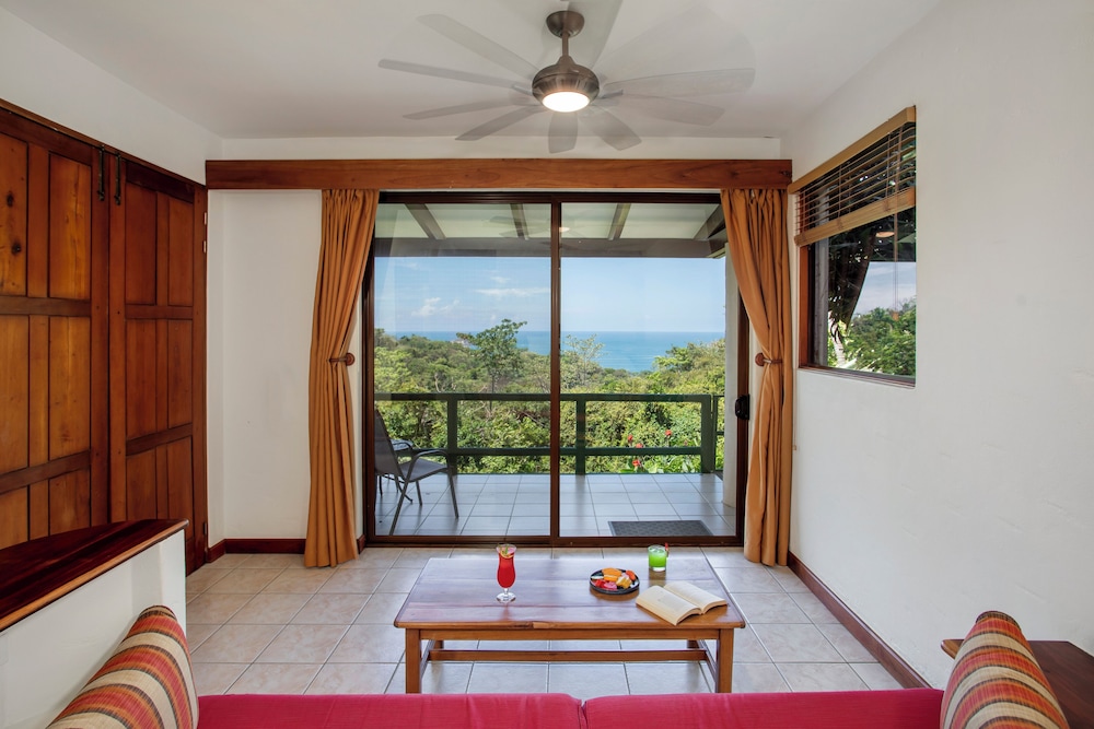 Deluxe Plus, 1 King Bed, Balcony, Sea Facing - Photo 5