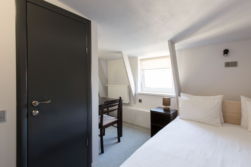 Economy Double Room photo 1
