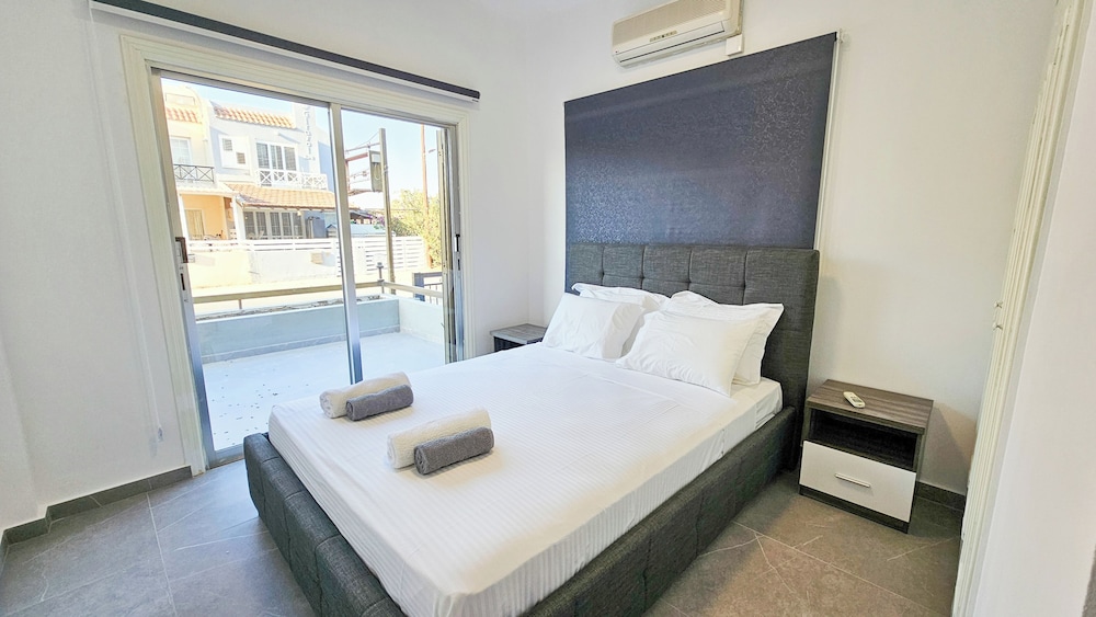 Comfort Apartment, Patio, City View photo 2