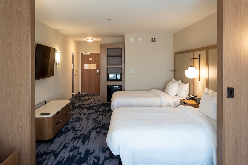 Room, 2 Queen Beds - Photo 2