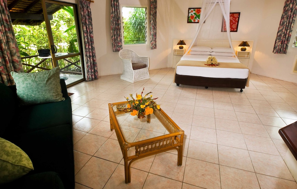 Basic Bungalow, 1 Queen Bed with Sofa bed, Garden View