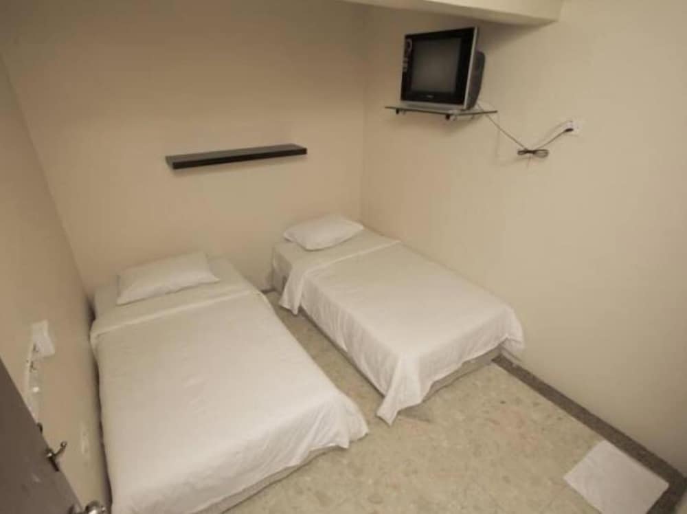 Standard Twin Room photo 2