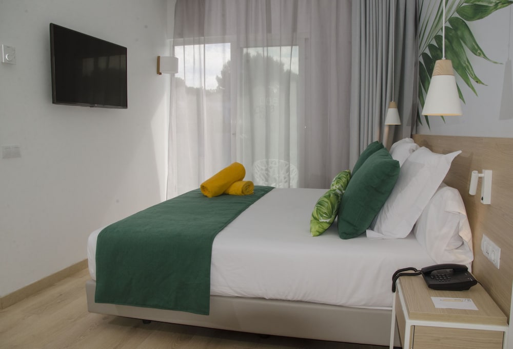 Economy Double Room (without balcony)