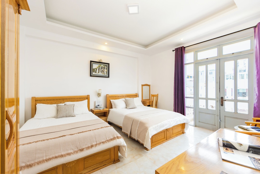 Family Double Room, Balcony, City View