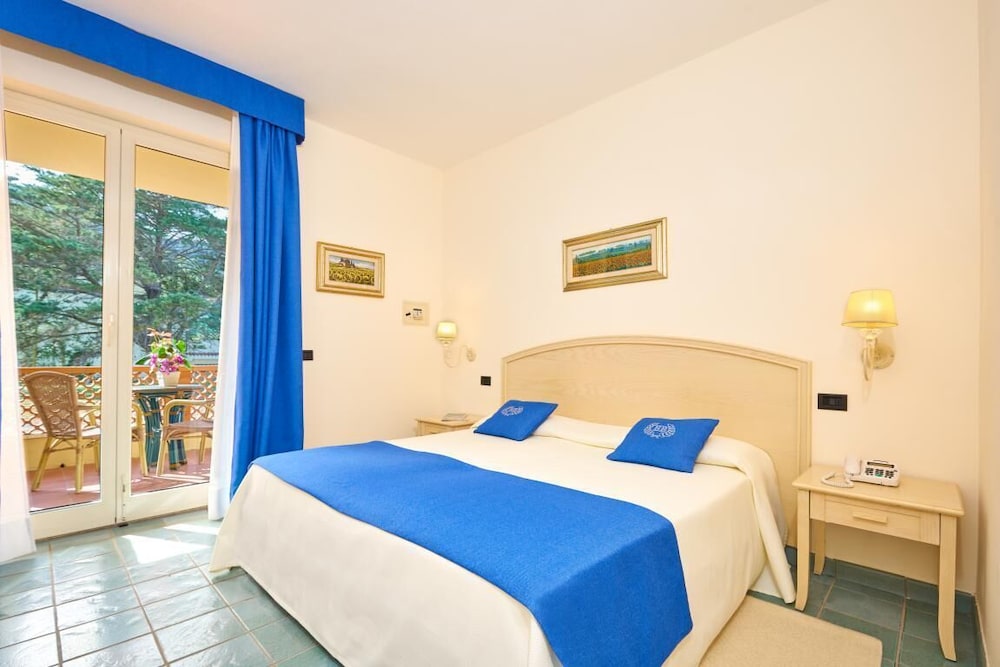 Standard Triple Room photo 3