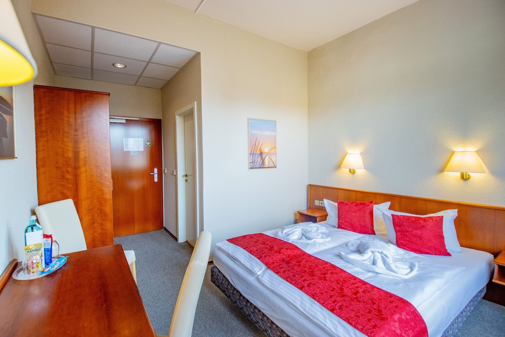 Economy Double Room photo 2
