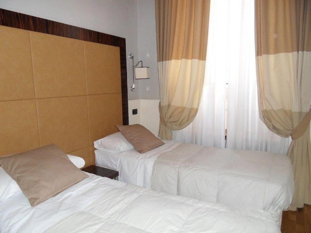 Basic Twin Room photo 1