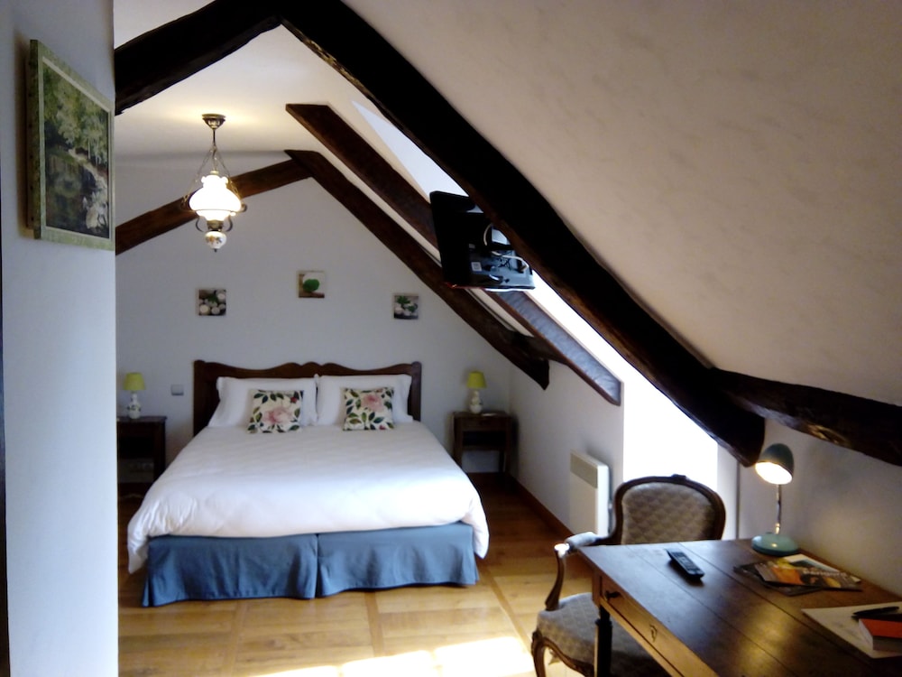 Standard Double Room photo 3