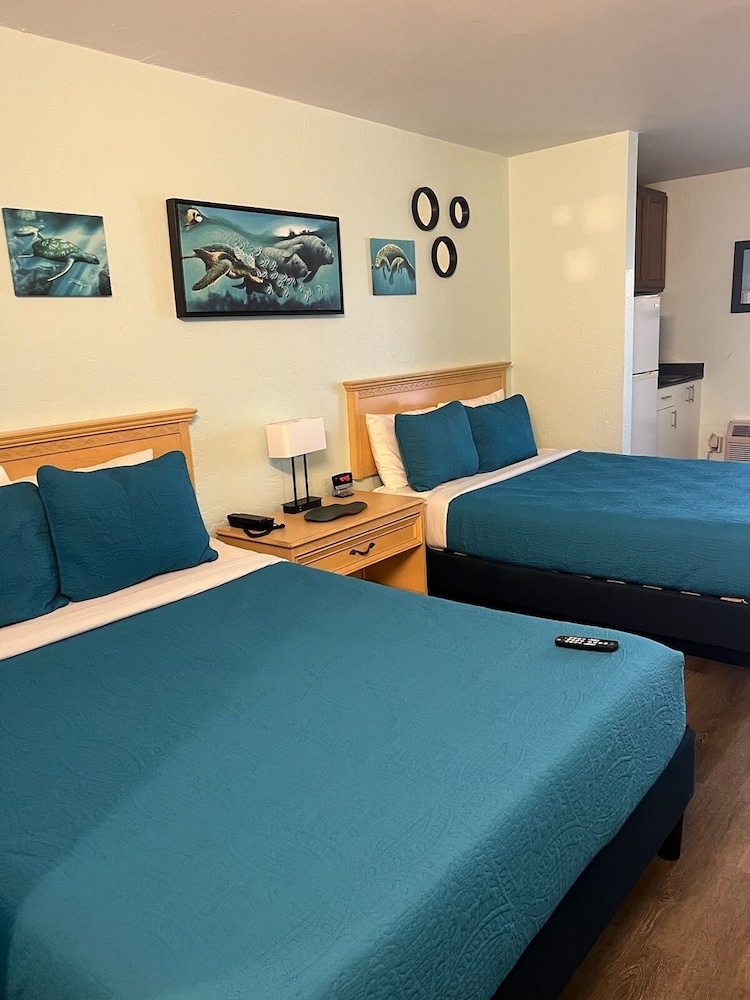 Standard Studio Suite, 2 Queen Beds, Kitchenette, Oceanfront - Photo 1