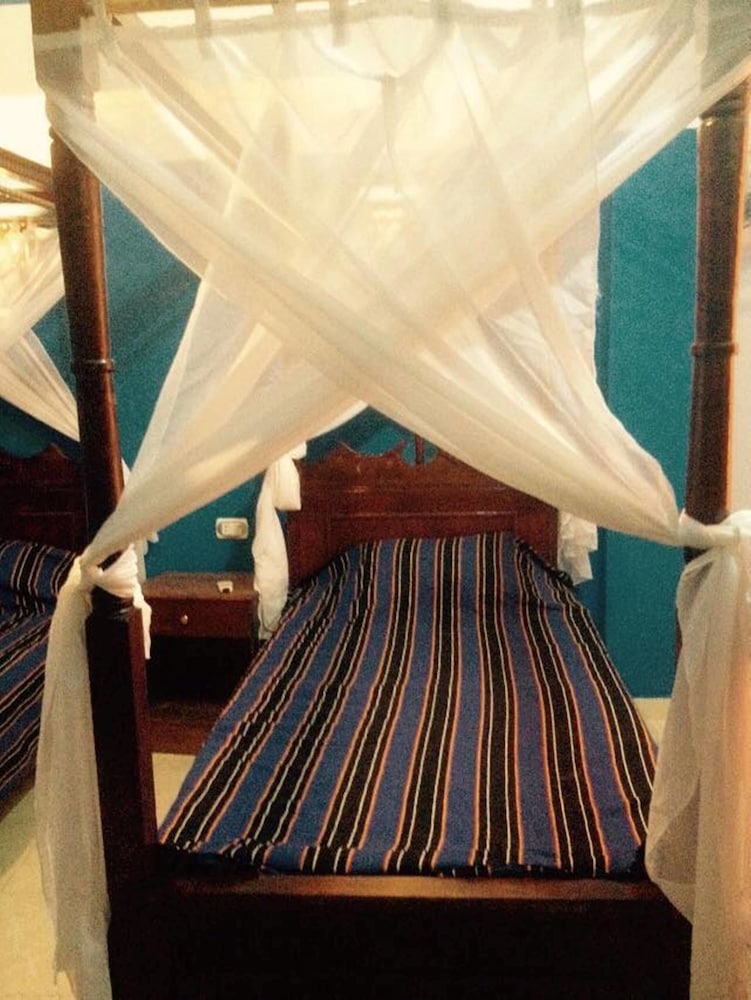 Standard Single Room, 1 King Bed photo 2