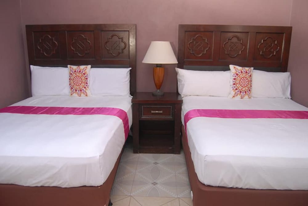 Deluxe Room, 2 Queen Beds, Non Smoking photo 2