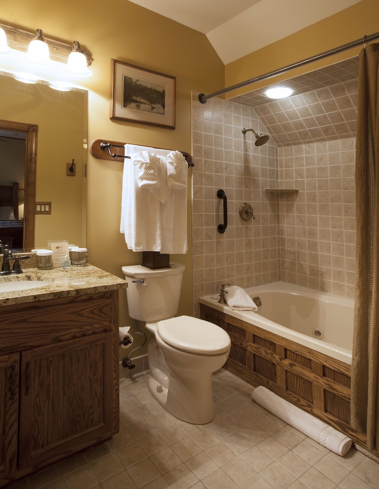 Luxury Room, 1 King Bed, Jetted Tub