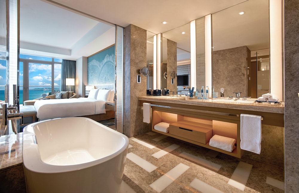 Ocean View King Room(Unlimited free entry to the Water park & Lost Chambers during the stay)