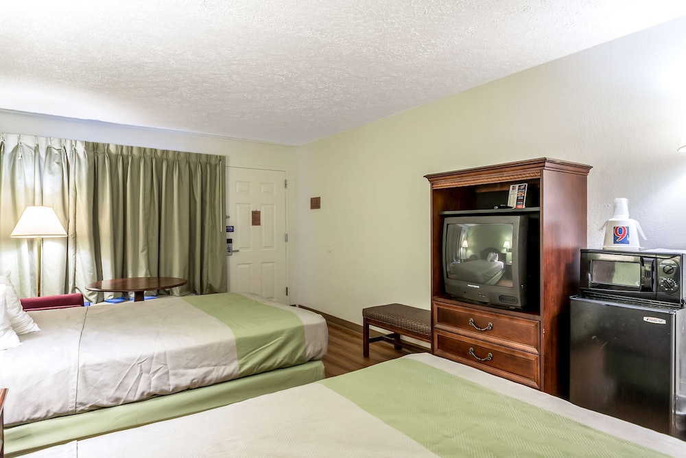 Room, 2 Double Beds, Non Smoking photo 3