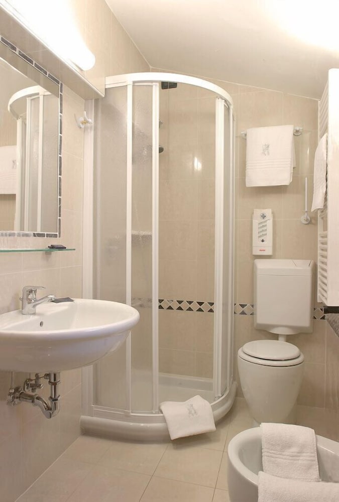Triple Room, Private Bathroom photo 2
