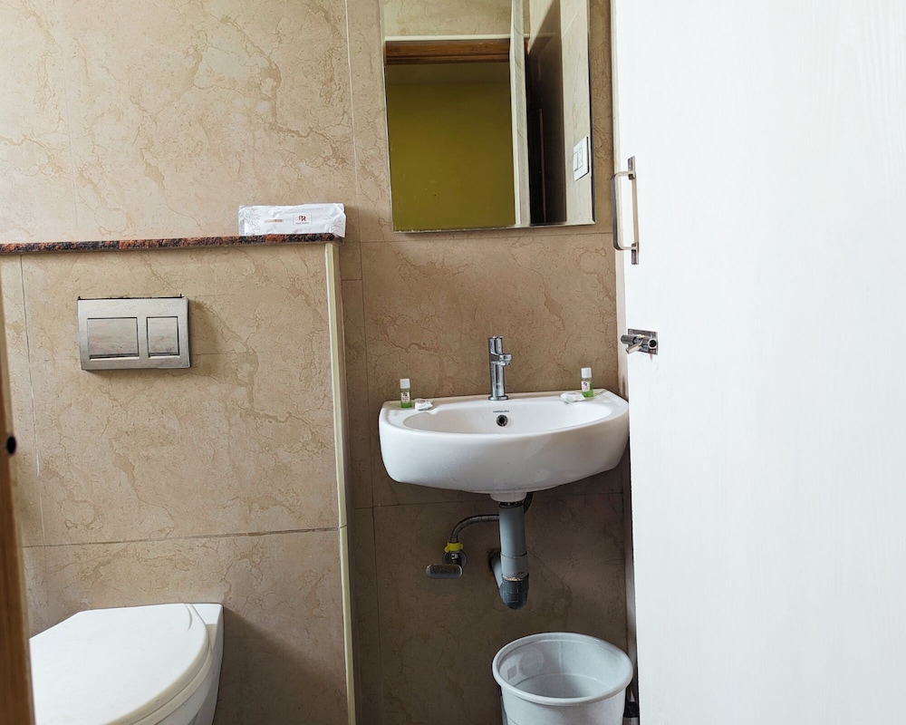 Standard Double Room - Photo 5