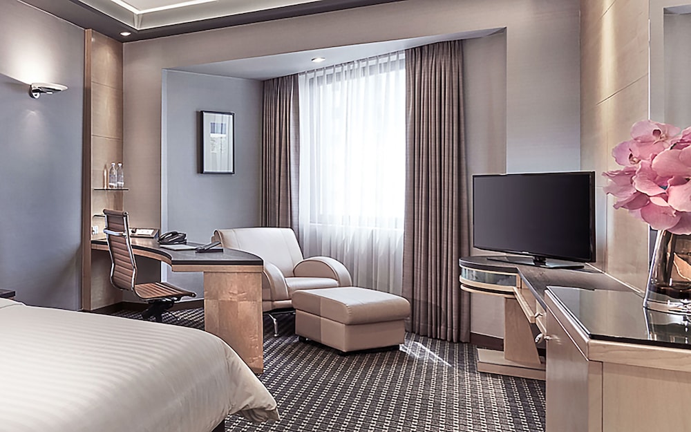 Premier Room