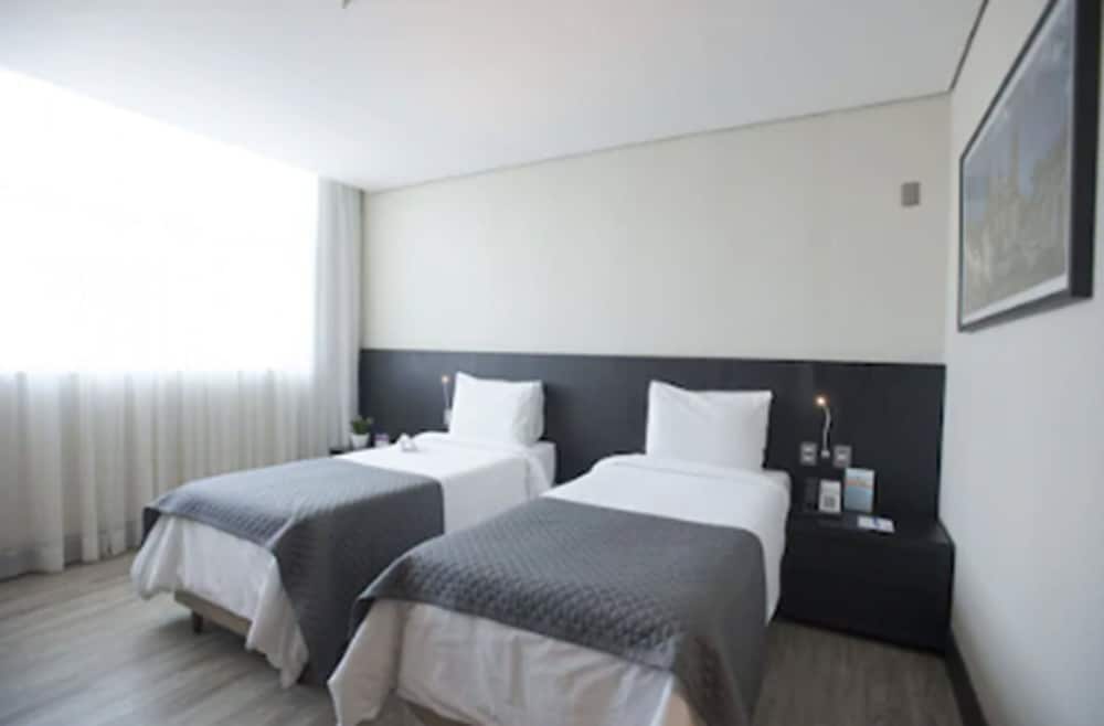 Premium Twin Room