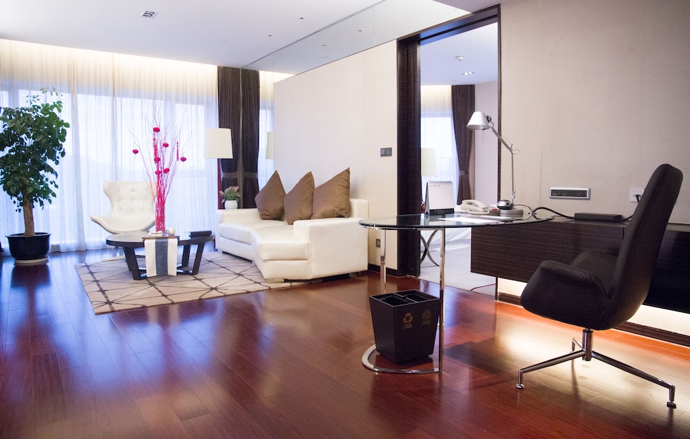 Suite, 1 King Bed (Imperial)