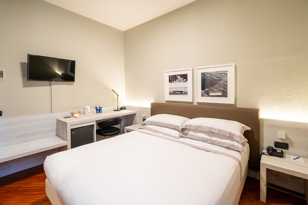Small Double Room (no elevator) - Photo 1