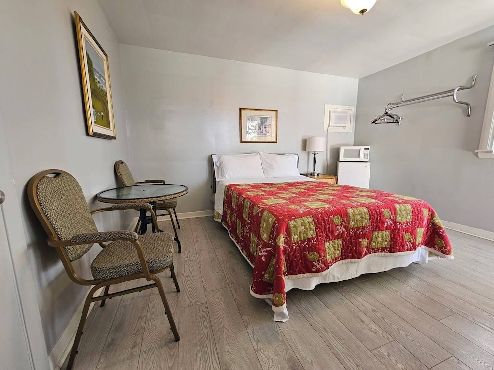 Basic Double Room, City View photo 3