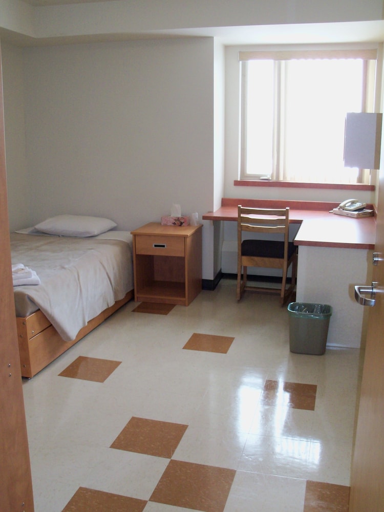 Standard Studio, 2 Bedrooms, Refrigerator & Microwave (could be located in basement)