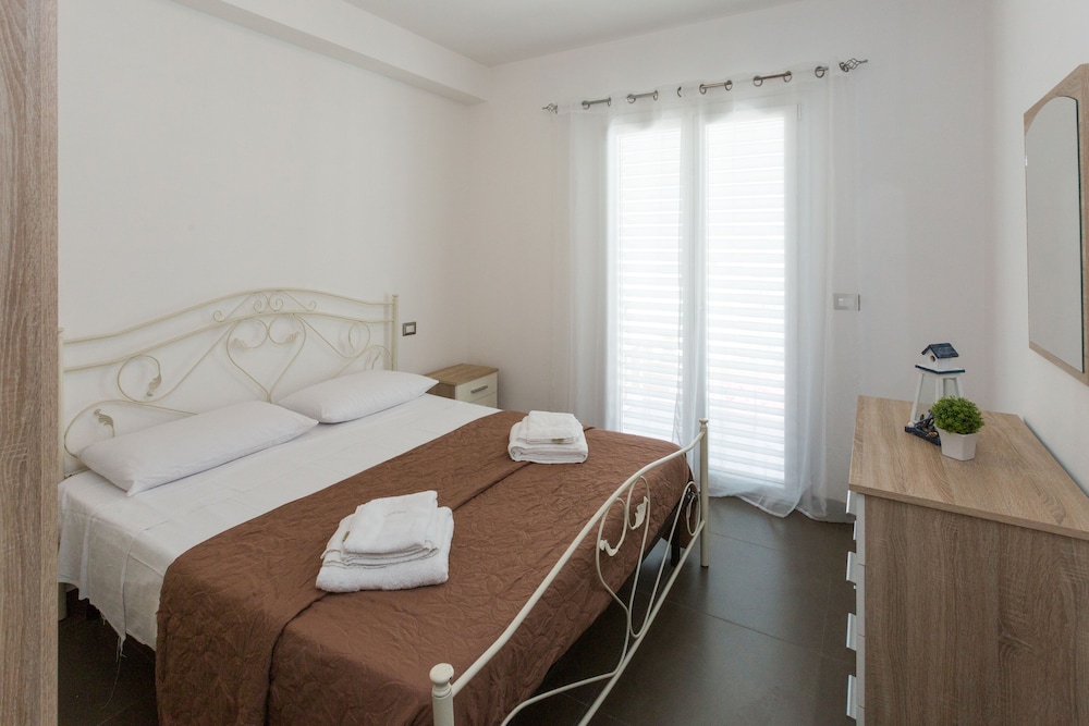 Apartment, 2 bedrooms, ground floor photo 1