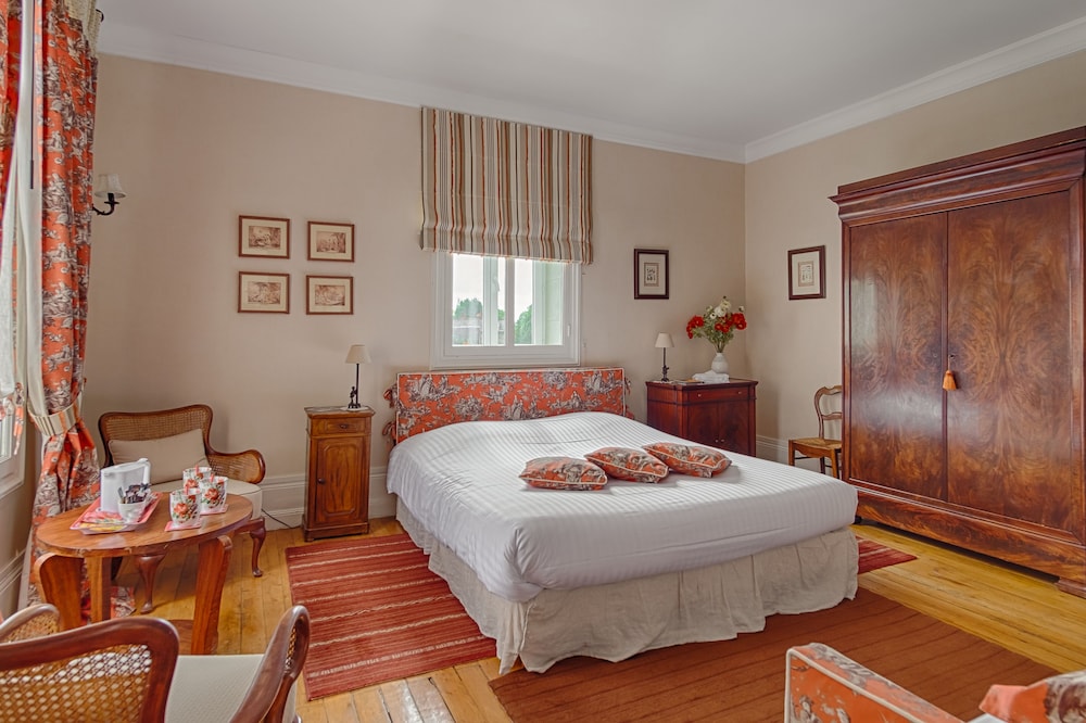 Deluxe Double Room, Jetted Tub, City View photo 2